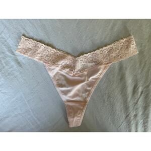 NoS Maidenform Bodymates M 7 pink Lace Thong String Bikini Panties Underwear